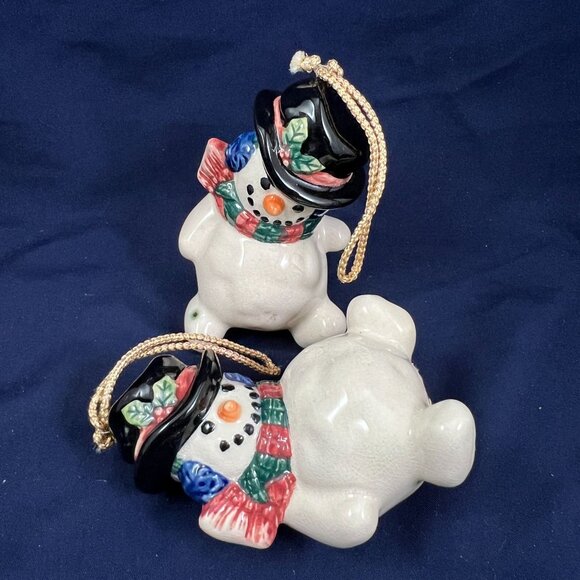 Set Of 2 Ceramic Snowman Christmas Ornaments With Gold Hanging Loop & Festive De - Picture 3 of 6